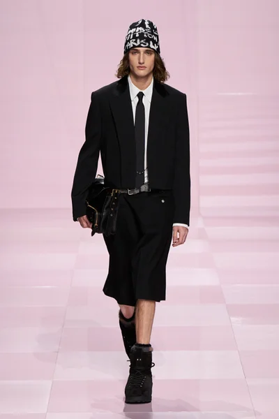 Look 75